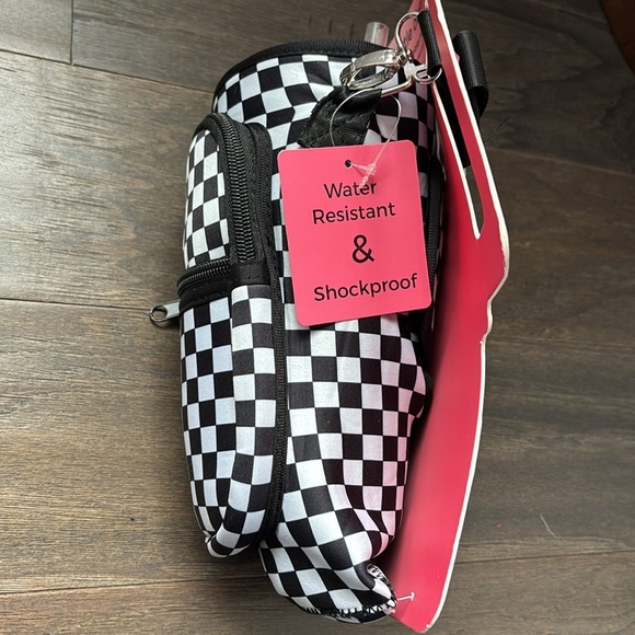 Tumbler Holder,crossbody/shoulder,zip pockets, water resistant/shockproof - Picture 7 of 11